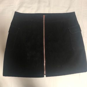 😽 2/$30 NWT Minkpink Black Mini Skirt